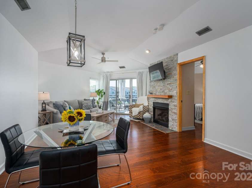 1018 Southwest Drive, Davidson, NC 28036.  MLS# CAR4273010, YatesRealty ID 28253. 