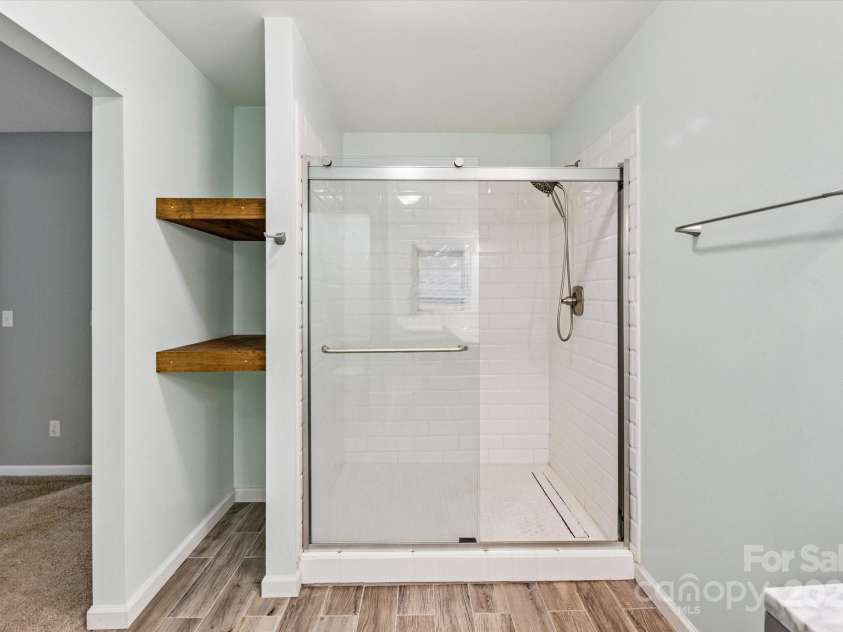 104 Britton Avenue, Hendersonville, NC 28791.  MLS# CAR4273610, YatesRealty ID 28254. 