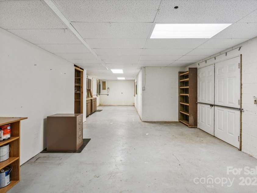 104 Britton Avenue, Hendersonville, NC 28791.  MLS# CAR4273610, YatesRealty ID 28254. 