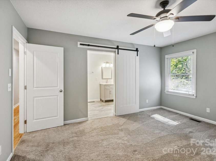 104 Britton Avenue, Hendersonville, NC 28791.  MLS# CAR4273610, YatesRealty ID 28254. 