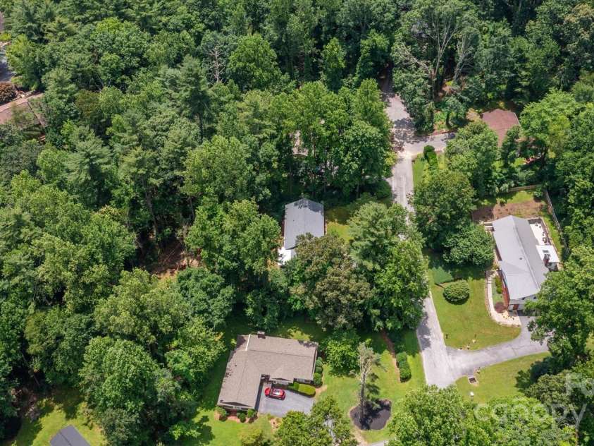 104 Britton Avenue, Hendersonville, NC 28791.  MLS# CAR4273610, YatesRealty ID 28254. 