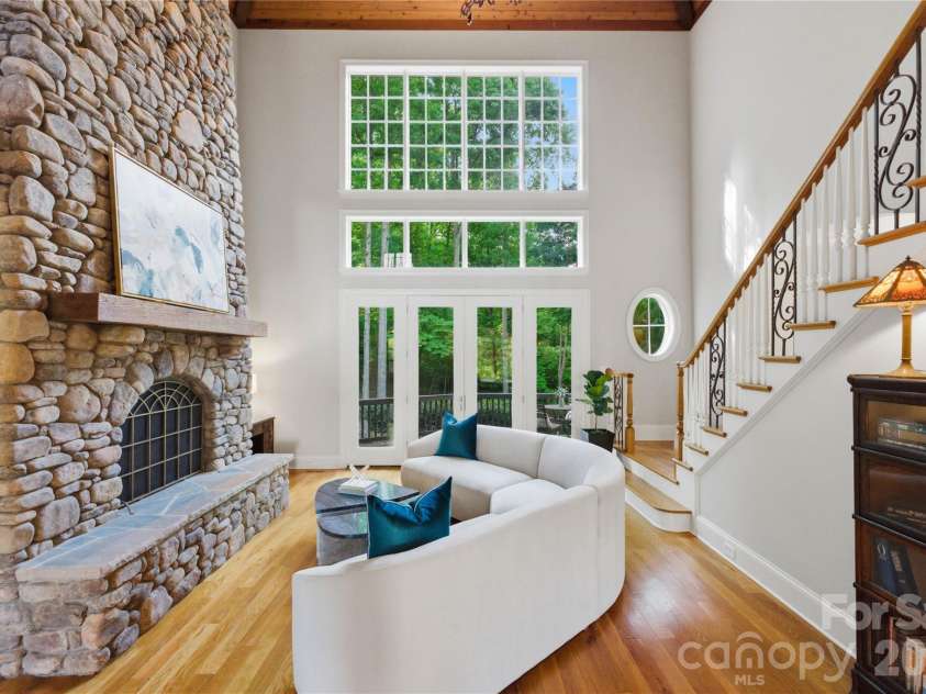 1514 Elmsford Lane, Matthews, NC 28105.  MLS# CAR4371432, YatesRealty ID 28254. Great Room