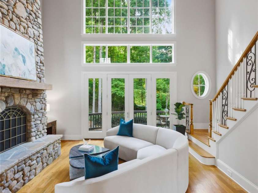 1514 Elmsford Lane, Matthews, NC 28105.  MLS# CAR4371432, YatesRealty ID 28254. Great Room