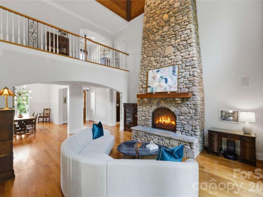 1514 Elmsford Lane, Matthews, NC 28105.  MLS# CAR4371432, YatesRealty ID 28254. Great Room