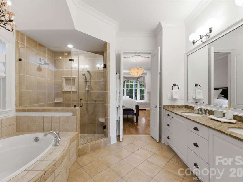 1514 Elmsford Lane, Matthews, NC 28105.  MLS# CAR4371432, YatesRealty ID 28254. Primary Bathroom