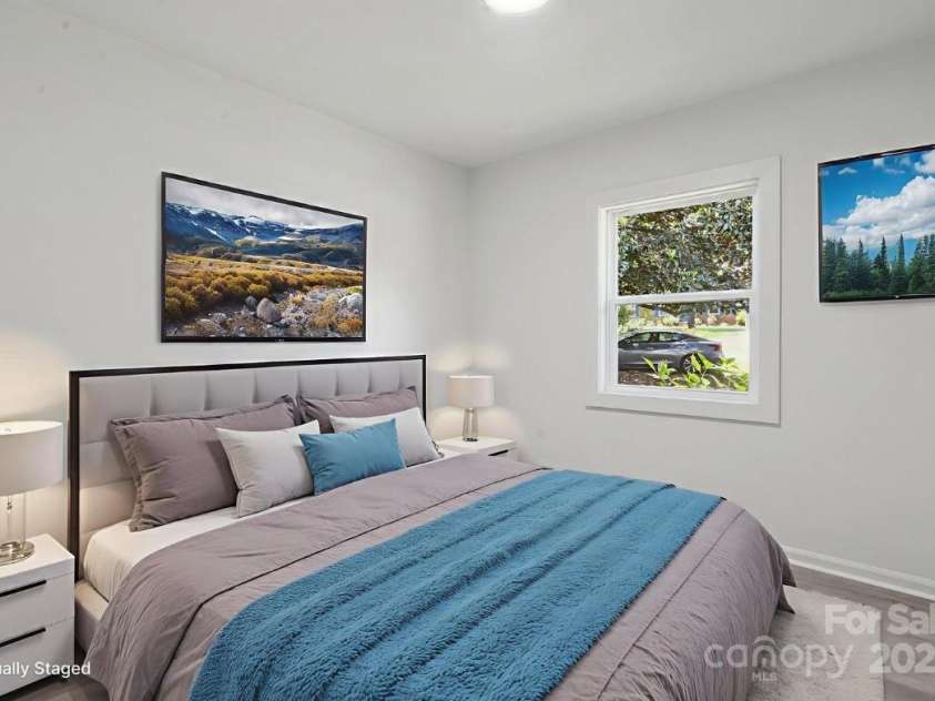 318 Cedarwood Lane, Matthews, NC 28104.  MLS# CAR4282132, YatesRealty ID 28255. 