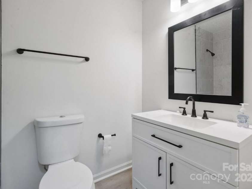 318 Cedarwood Lane, Matthews, NC 28104.  MLS# CAR4282132, YatesRealty ID 28255. 