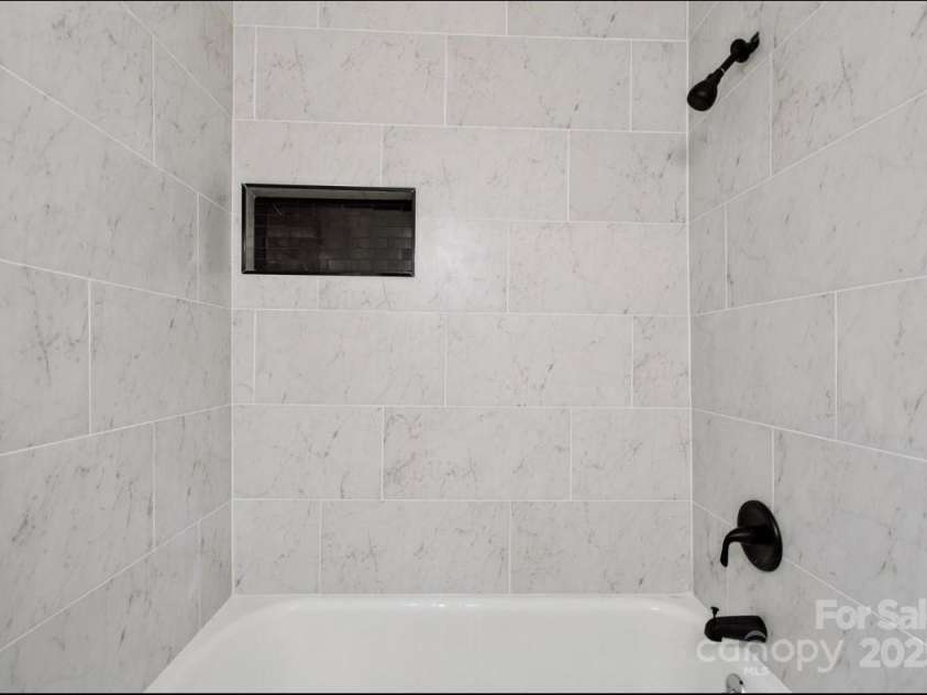 318 Cedarwood Lane, Matthews, NC 28104.  MLS# CAR4282132, YatesRealty ID 28255. 