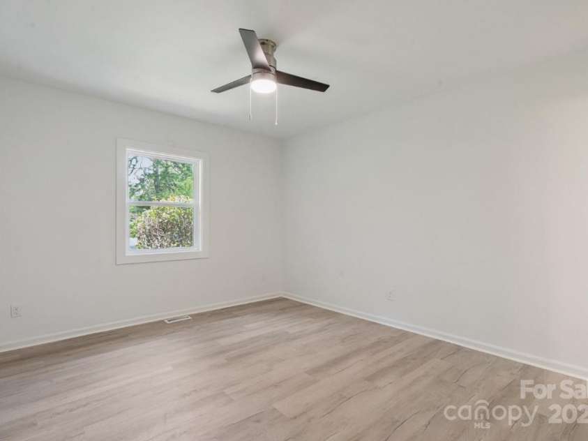 318 Cedarwood Lane, Matthews, NC 28104.  MLS# CAR4282132, YatesRealty ID 28255. 