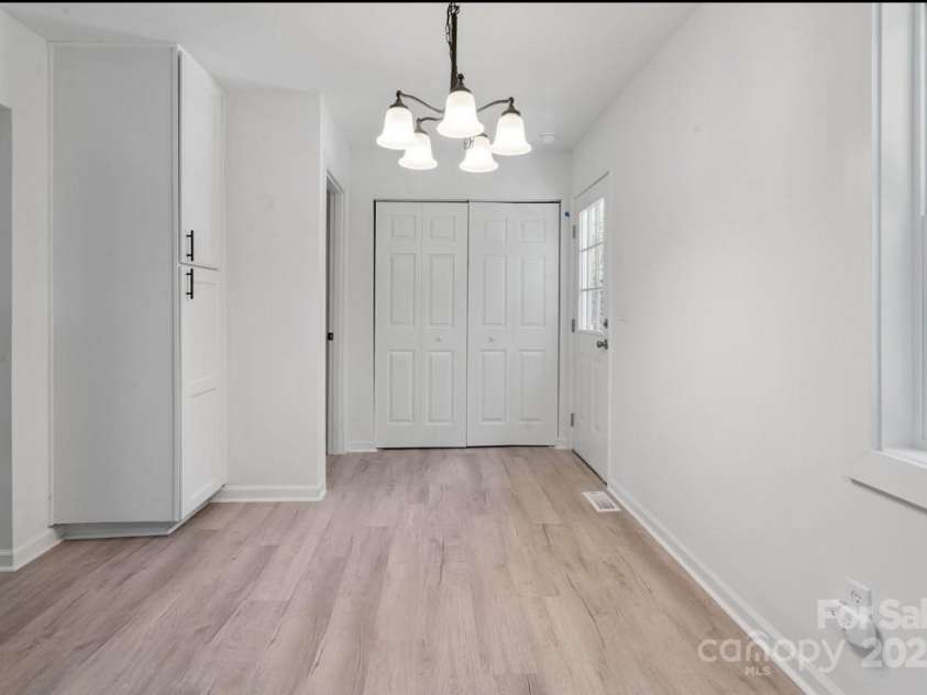 318 Cedarwood Lane, Matthews, NC 28104.  MLS# CAR4282132, YatesRealty ID 28255. 