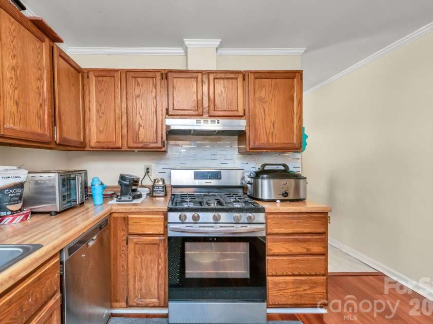 5528 Middleton Road, Durham, NC 27713.  MLS# CAR4367899, YatesRealty ID 28255. 
