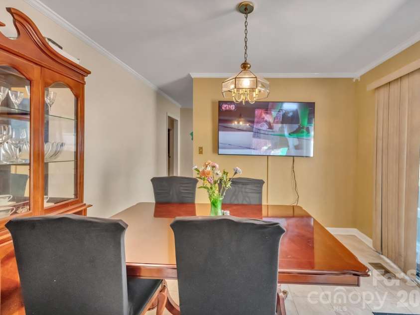 5528 Middleton Road, Durham, NC 27713.  MLS# CAR4367899, YatesRealty ID 28255. 