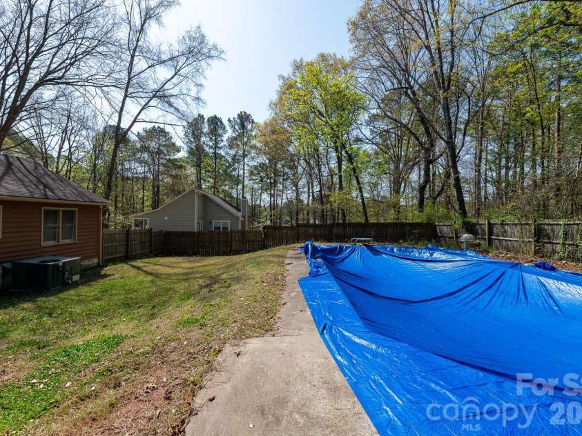 5528 Middleton Road, Durham, NC 27713.  MLS# CAR4367899, YatesRealty ID 28255. 