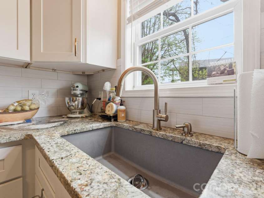 81 Bullfrog Cove Road, Sylva, NC 28779.  MLS# CAR4363486, YatesRealty ID 28256. 