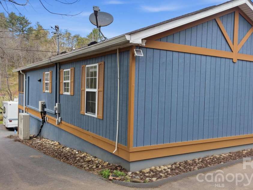 81 Bullfrog Cove Road, Sylva, NC 28779.  MLS# CAR4363486, YatesRealty ID 28256. 
