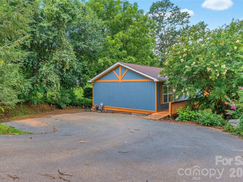 81 Bullfrog Cove Road, Sylva, NC 28779.  MLS# CAR4363486, YatesRealty ID 28256. 