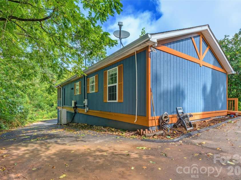 81 Bullfrog Cove Road, Sylva, NC 28779.  MLS# CAR4363486, YatesRealty ID 28256. 