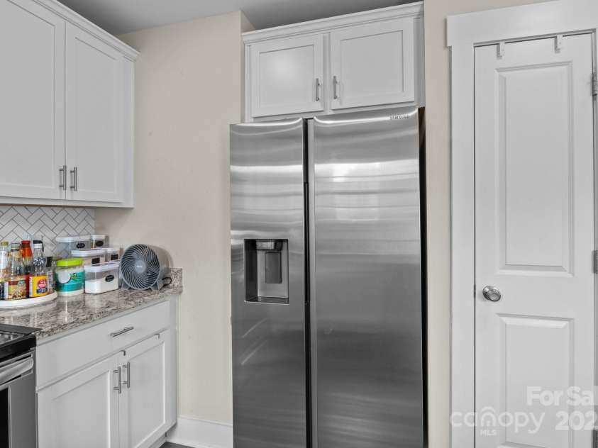 818 Carolina Avenue, Bessemer City, NC 28016.  MLS# CAR4278691, YatesRealty ID 28256. 