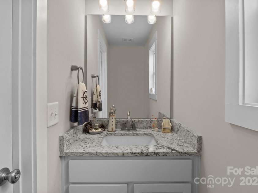 818 Carolina Avenue, Bessemer City, NC 28016.  MLS# CAR4278691, YatesRealty ID 28256. 