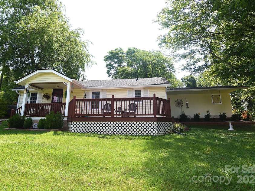 19 Mingus Street, Canton, NC 28716.  MLS# CAR4268985, YatesRealty ID 28257. 