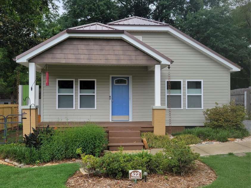 422 Gaston Avenue, Belmont, NC 28012.  MLS# CAR4386557, YatesRealty ID 28257. Front