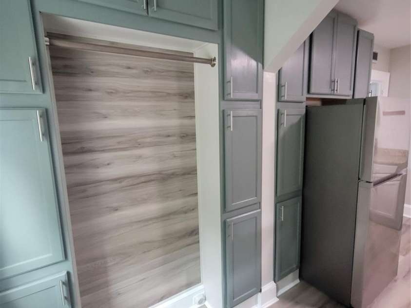 422 Gaston Avenue, Belmont, NC 28012.  MLS# CAR4386557, YatesRealty ID 28257. Laundry