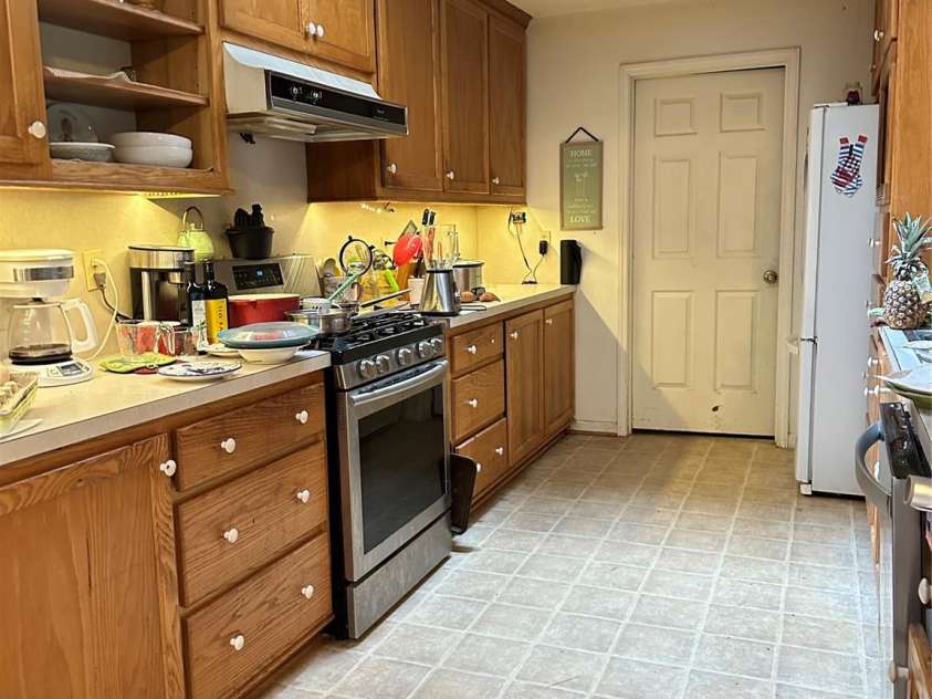 186 Blanche Lane, Stony Point, NC 28678.  MLS# CAR4281537, YatesRealty ID 28258. Main house Kitchen