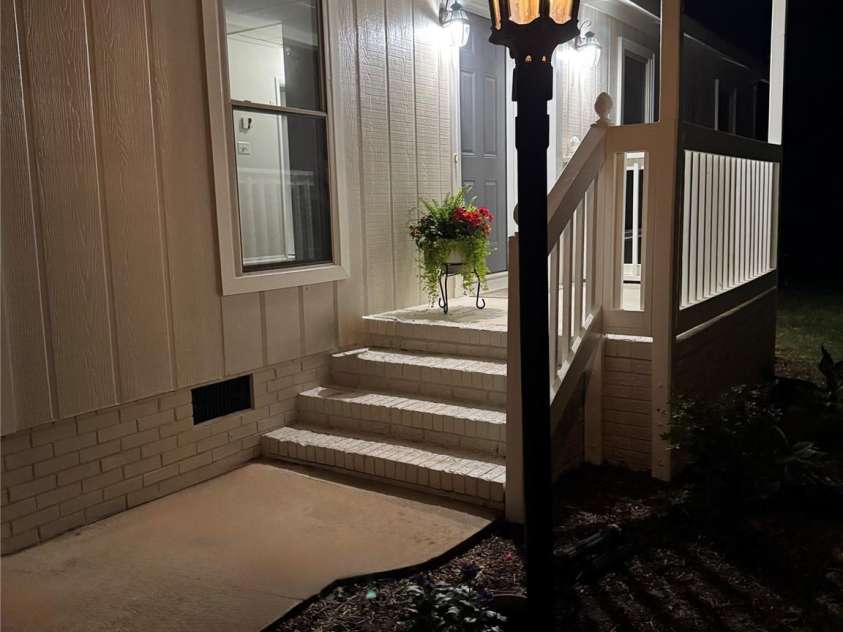 6921 Kirkcaldy Lane, Mint Hill, NC 28227.  MLS# CAR4382265, YatesRealty ID 28258. Front Porch