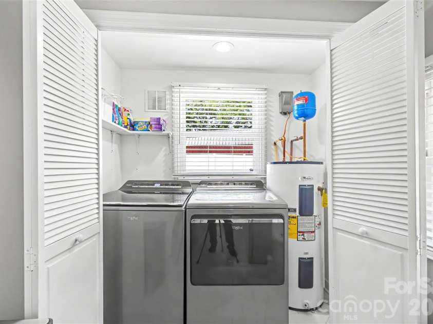 101 Amity Circle, Belmont, NC 28012.  MLS# CAR4387952, YatesRealty ID 28259. 
