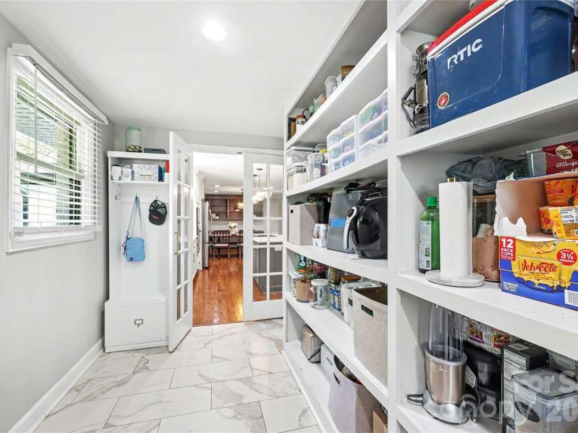 101 Amity Circle, Belmont, NC 28012.  MLS# CAR4387952, YatesRealty ID 28259. 