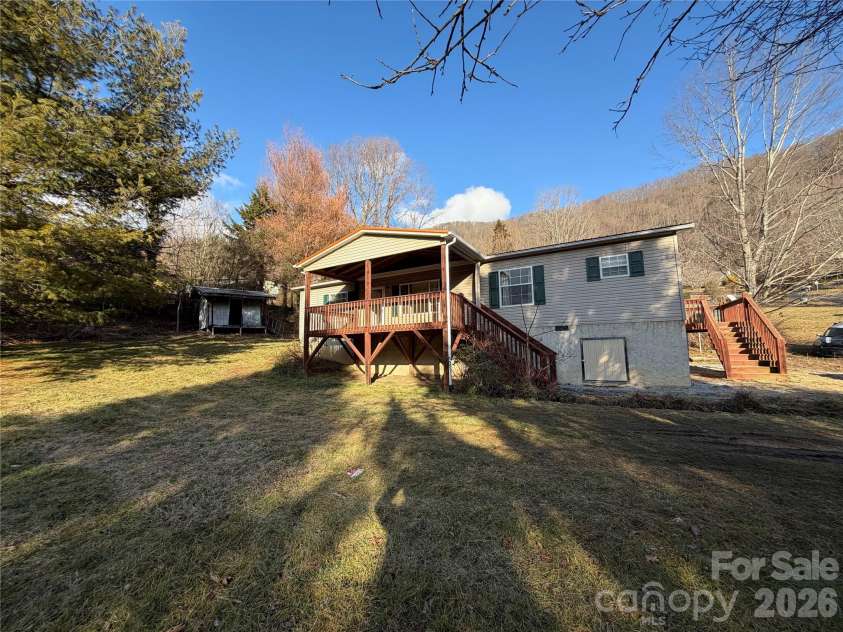 101 Highview Drive, Maggie Valley, NC 28751.  MLS# CAR4343908, YatesRealty ID 2826. 