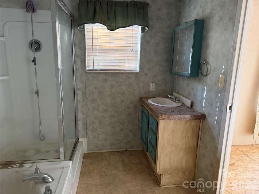 101 Highview Drive, Maggie Valley, NC 28751.  MLS# CAR4343908, YatesRealty ID 2826. 
