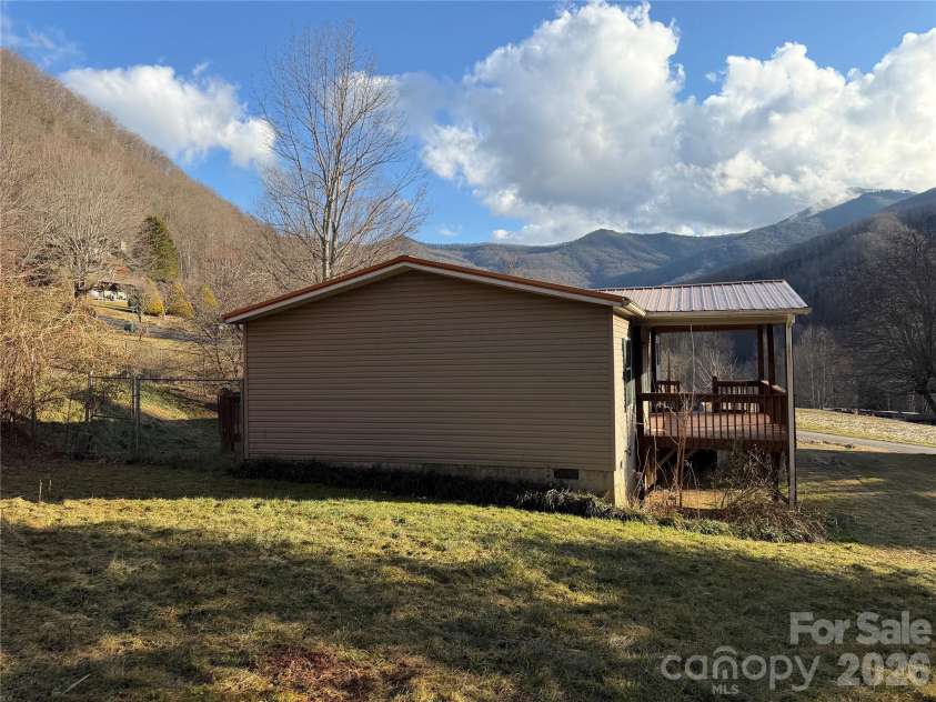 101 Highview Drive, Maggie Valley, NC 28751.  MLS# CAR4343908, YatesRealty ID 2826. 