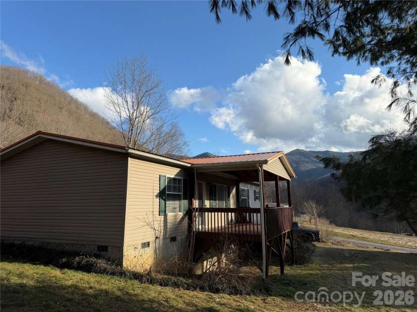 101 Highview Drive, Maggie Valley, NC 28751.  MLS# CAR4343908, YatesRealty ID 2826. 