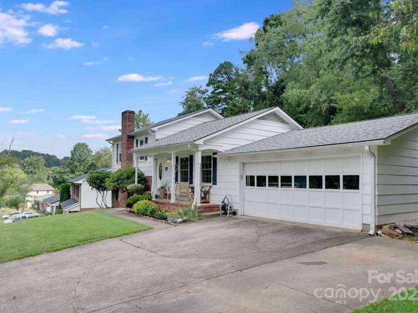 17 Lynwood Circle, Asheville, NC 28806.  MLS# CAR4282982, YatesRealty ID 28260. 2 car garage with utility sink
