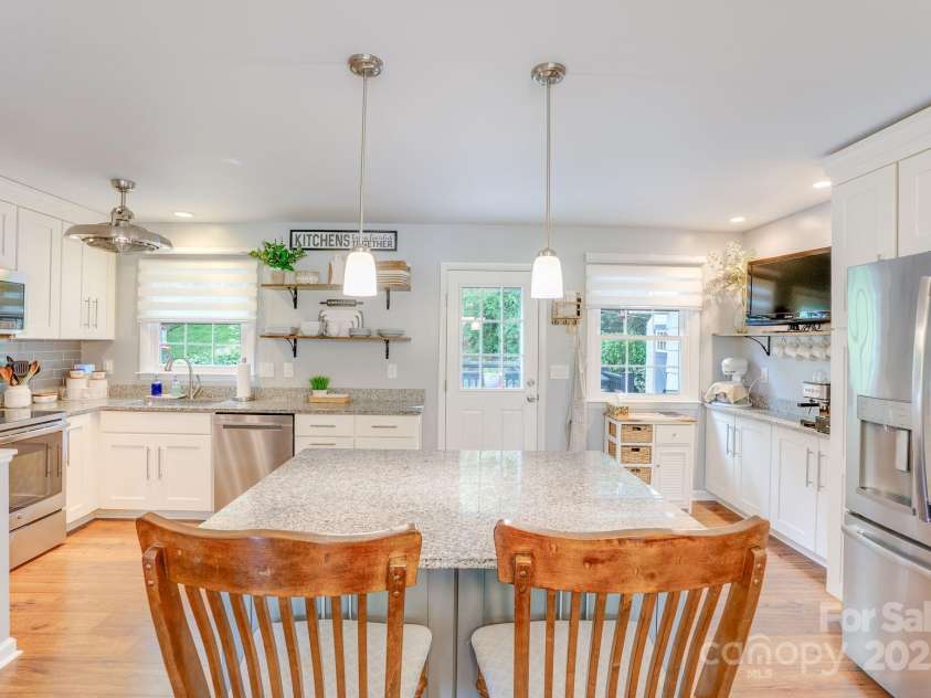 17 Lynwood Circle, Asheville, NC 28806.  MLS# CAR4282982, YatesRealty ID 28260. Beautiful, remodeled kitchen with spacious island