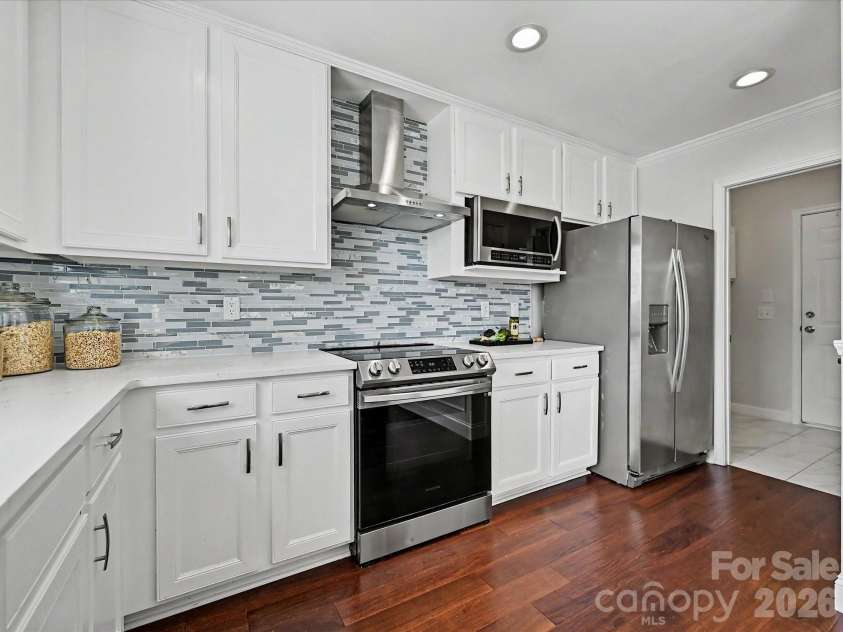3053 Brookchase Boulevard, Fort Mill, SC 29707.  MLS# CAR4374006, YatesRealty ID 28260. Kitchen