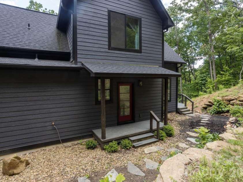 338 Fairview Forest Drive, Fairview, NC 28730.  MLS# CAR4388766, YatesRealty ID 28261. 