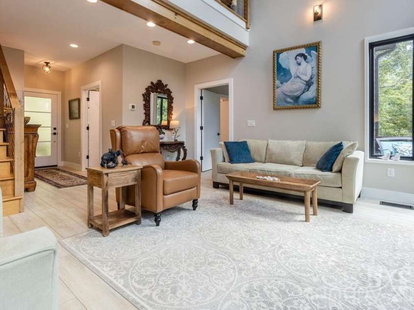 338 Fairview Forest Drive, Fairview, NC 28730.  MLS# CAR4388766, YatesRealty ID 28261. 