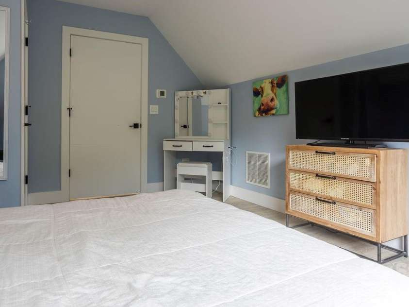 338 Fairview Forest Drive, Fairview, NC 28730.  MLS# CAR4388766, YatesRealty ID 28261. 