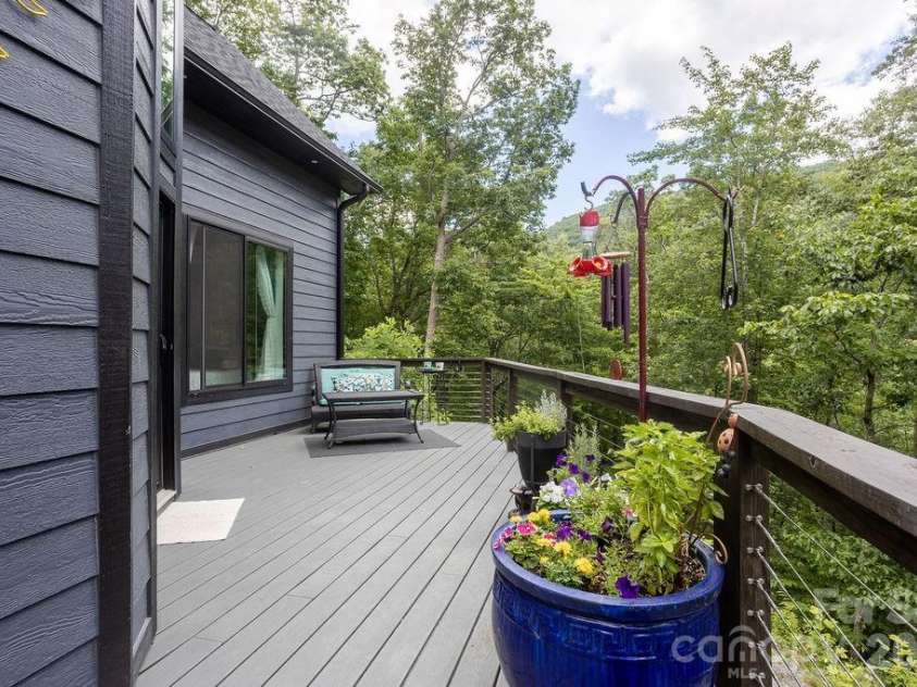 338 Fairview Forest Drive, Fairview, NC 28730.  MLS# CAR4388766, YatesRealty ID 28261. 