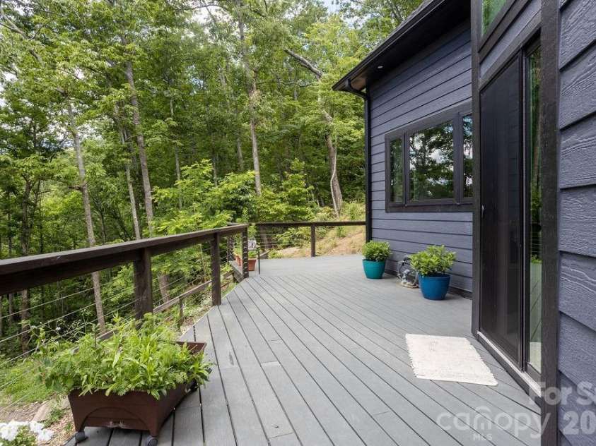 338 Fairview Forest Drive, Fairview, NC 28730.  MLS# CAR4388766, YatesRealty ID 28261. 