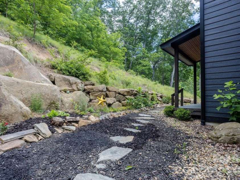 338 Fairview Forest Drive, Fairview, NC 28730.  MLS# CAR4388766, YatesRealty ID 28261. 