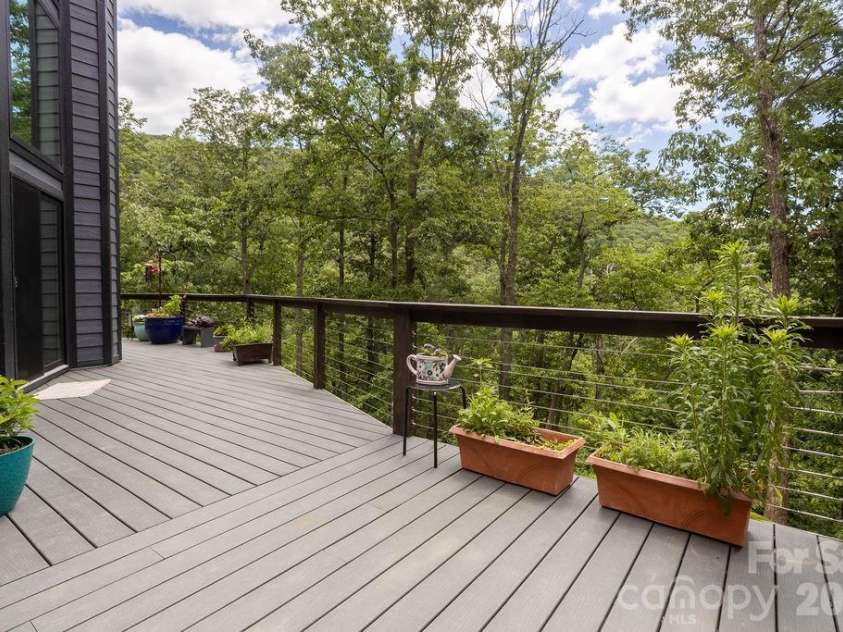 338 Fairview Forest Drive, Fairview, NC 28730.  MLS# CAR4388766, YatesRealty ID 28261. 