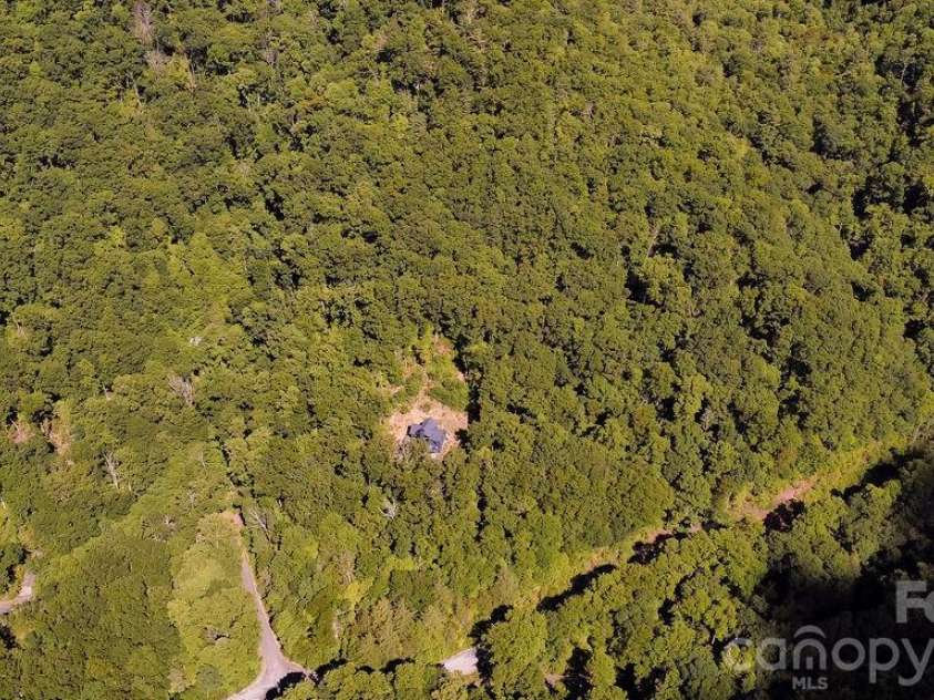 338 Fairview Forest Drive, Fairview, NC 28730.  MLS# CAR4388766, YatesRealty ID 28261. 