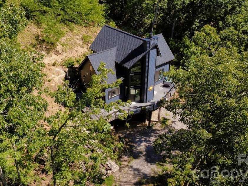 338 Fairview Forest Drive, Fairview, NC 28730.  MLS# CAR4388766, YatesRealty ID 28261. 