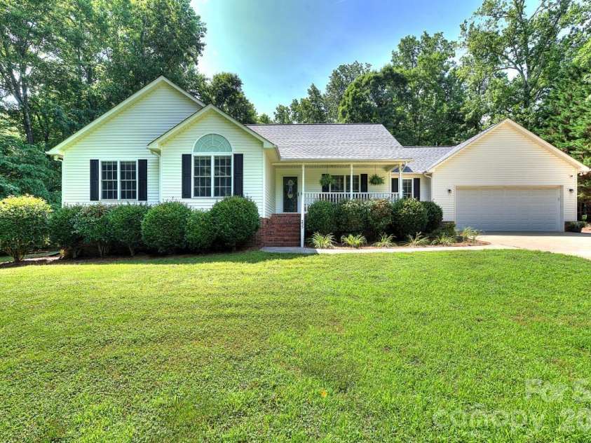 255 Tanager Drive, York, SC 29745.  MLS# CAR4382744, YatesRealty ID 28262. 