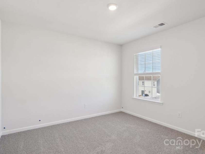 141 Meadow View Drive, Statesville, NC 28677.  MLS# CAR4254303, YatesRealty ID 28264. 