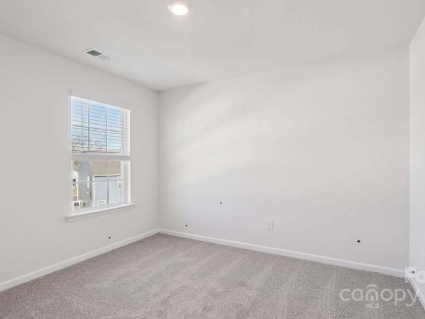 141 Meadow View Drive, Statesville, NC 28677.  MLS# CAR4254303, YatesRealty ID 28264. 