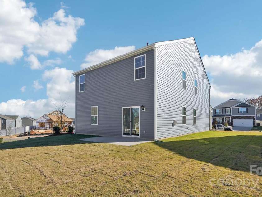 141 Meadow View Drive, Statesville, NC 28677.  MLS# CAR4254303, YatesRealty ID 28264. 